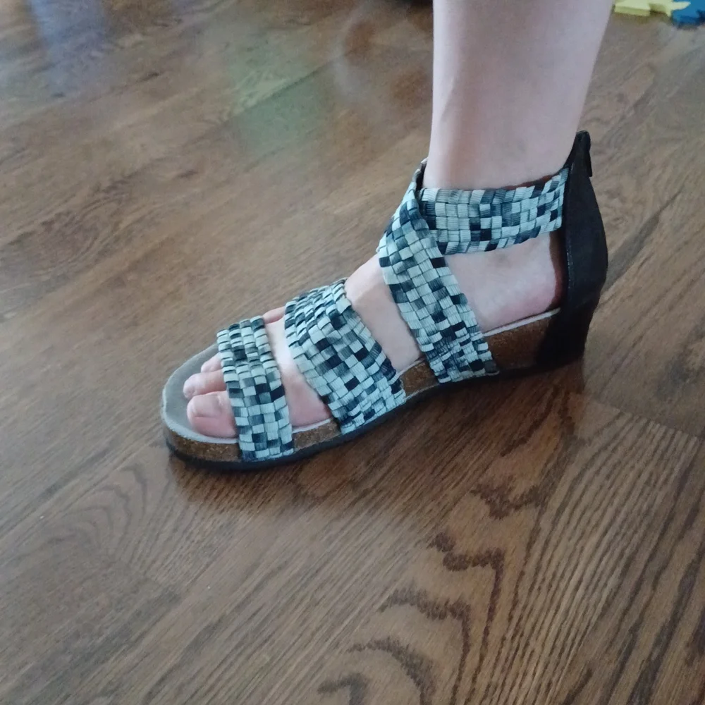 Muk Luks Web Sandals